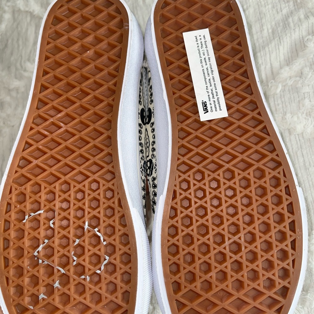 Vans - Picture 3 of 3